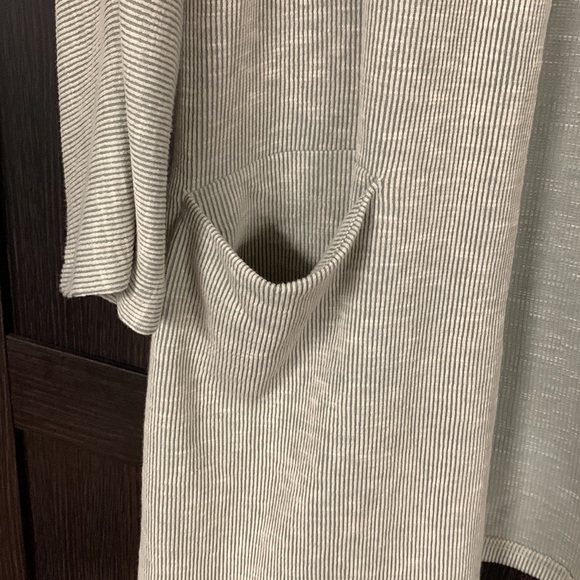 Cardigan OSFA NWT - Picture 3 of 4